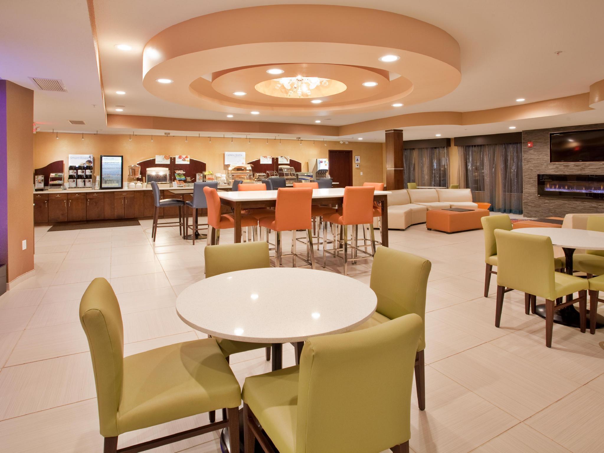 Holiday Inn Express & Suites St Louis Airport By Ihg Woodson Terrace Esterno foto