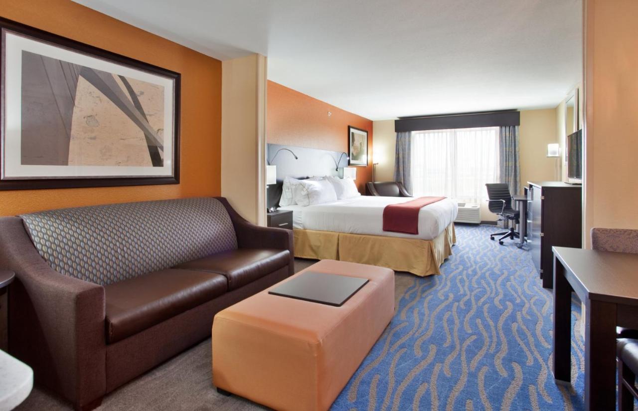Holiday Inn Express & Suites St Louis Airport By Ihg Woodson Terrace Esterno foto