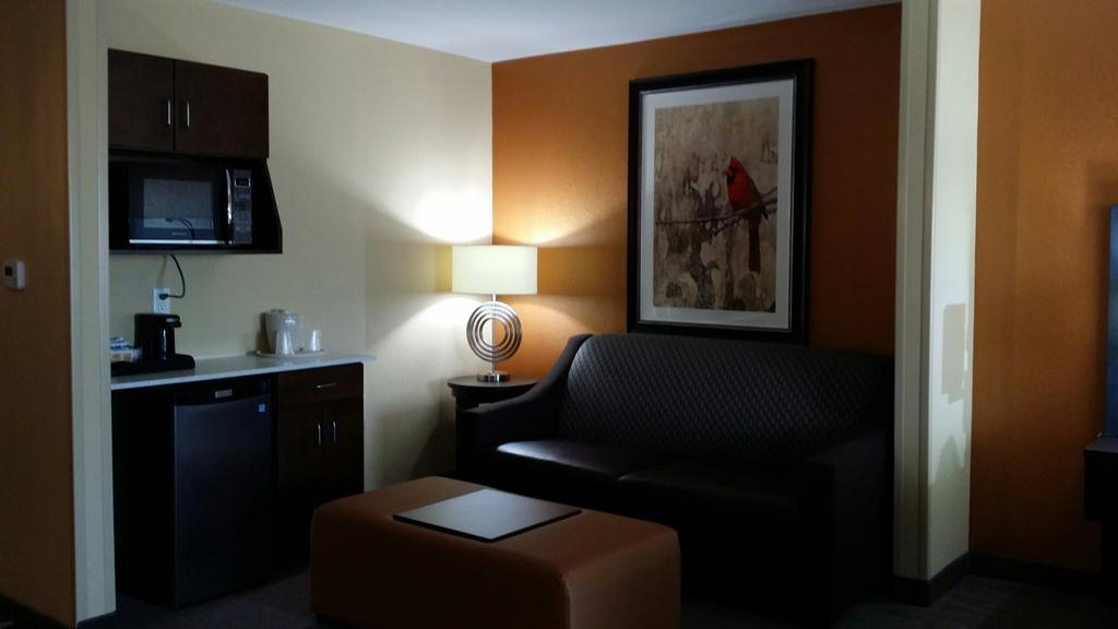 Holiday Inn Express & Suites St Louis Airport By Ihg Woodson Terrace Camera foto