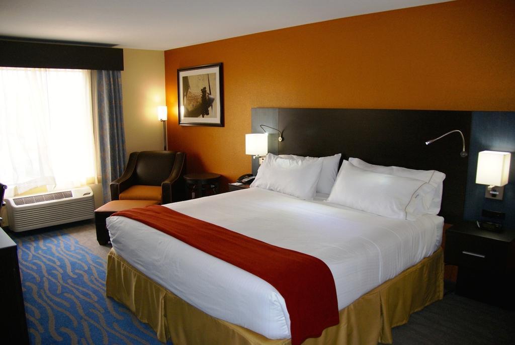 Holiday Inn Express & Suites St Louis Airport By Ihg Woodson Terrace Camera foto